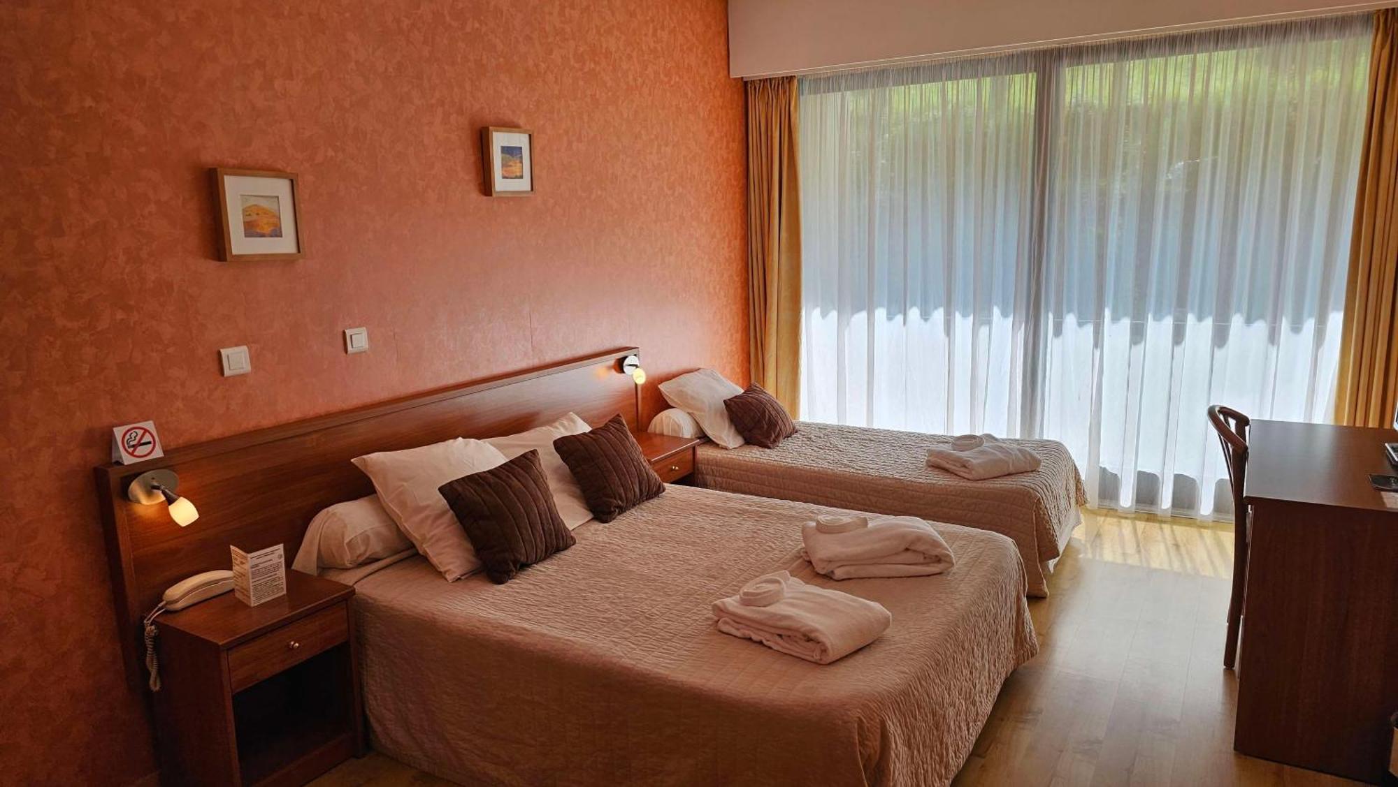 שוד-אג Brit Hotel Du Ban מראה חיצוני תמונה