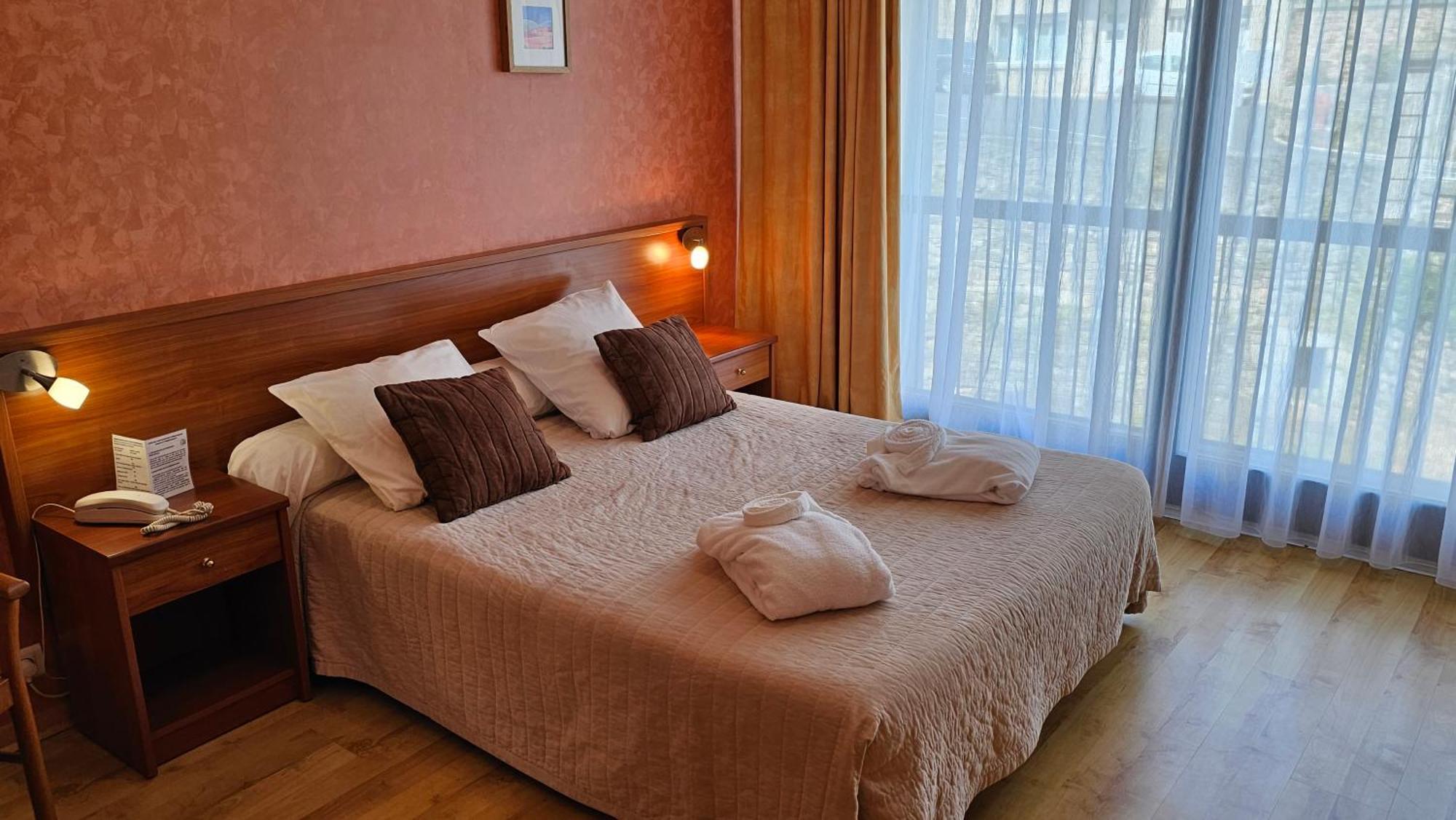 שוד-אג Brit Hotel Du Ban מראה חיצוני תמונה