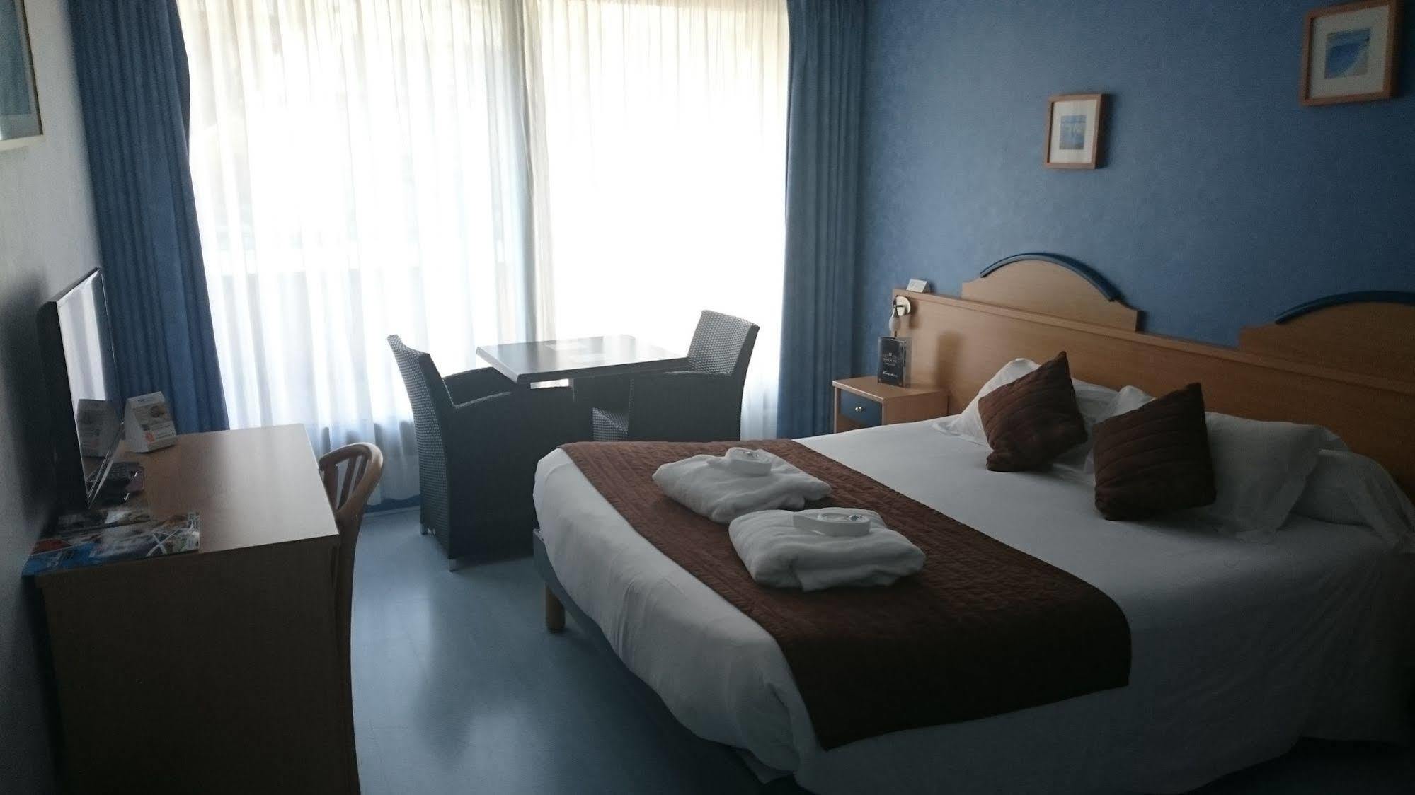 שוד-אג Brit Hotel Du Ban מראה חיצוני תמונה