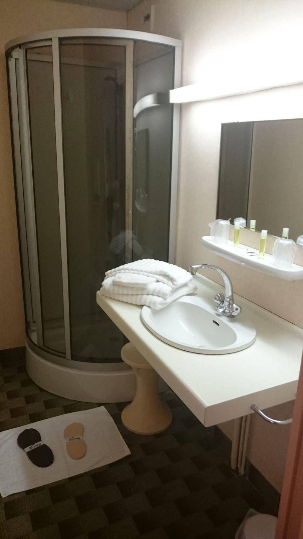 שוד-אג Brit Hotel Du Ban מראה חיצוני תמונה